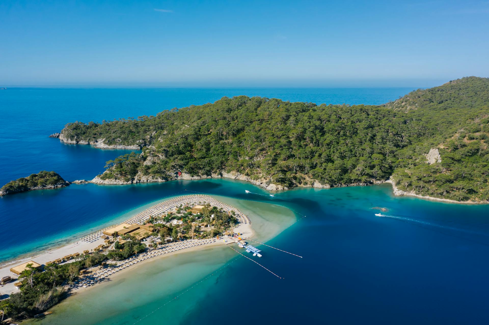 Aerial view of Ölüdeniz Blue Lagoon and beach, Fethiye, Turkey | Conmigo Travel Agency