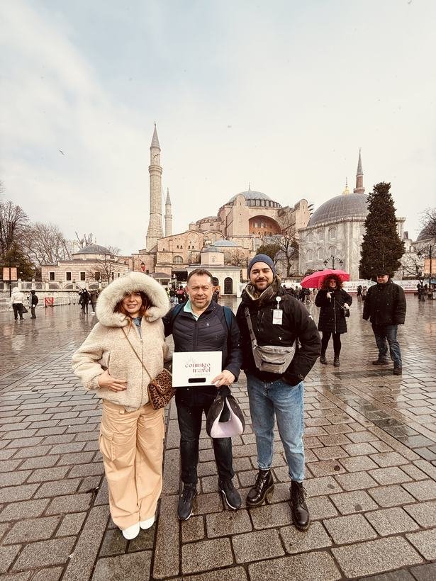Conmigo guests in front of Hagia Sophia, Istanbul