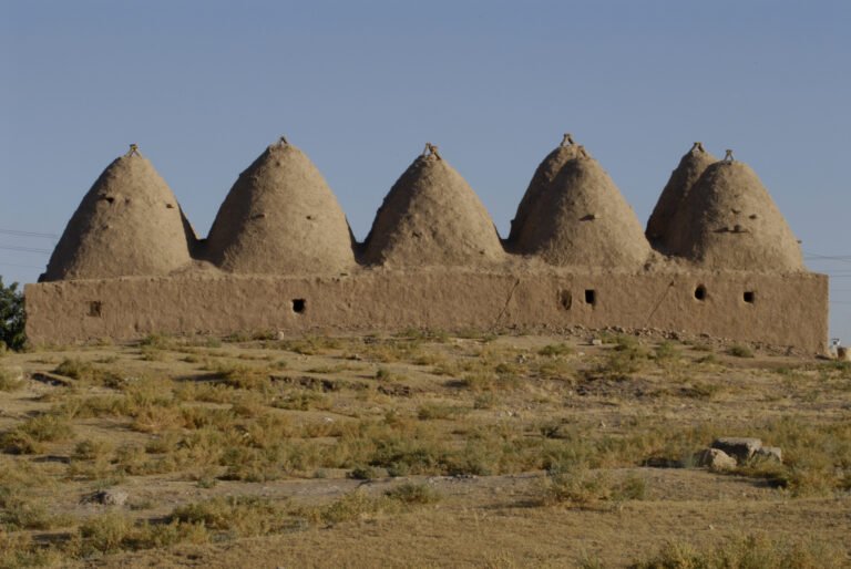 Beehive houses, Harran · photo: Zhengan, CC BY-SA